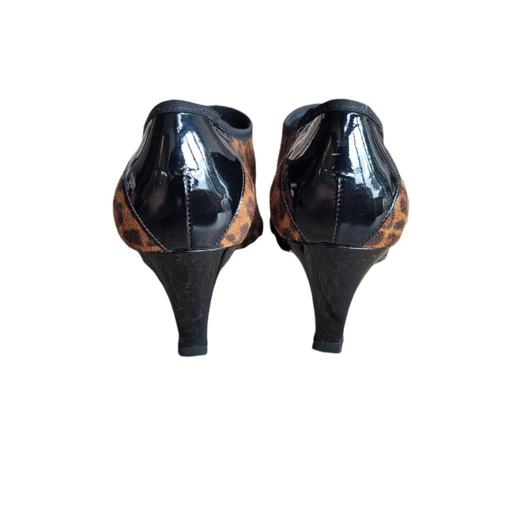 STUART WEITZMAN Leopard Print Bootie Size 8.5M